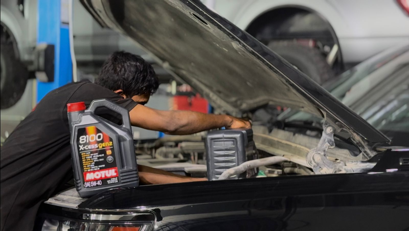 AWS Mechanic with Motul oil